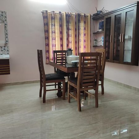 Sree Valsam Inn Bed Breakfast Alappuzha Buitenkant foto
