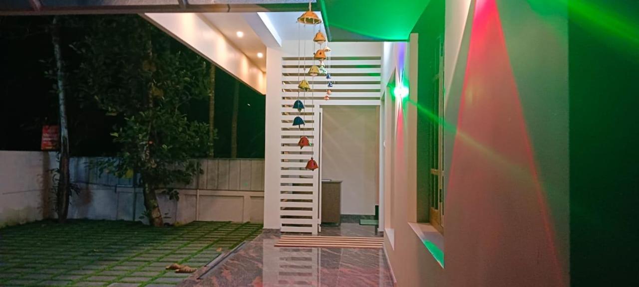 Sree Valsam Inn Bed Breakfast Alappuzha Buitenkant foto